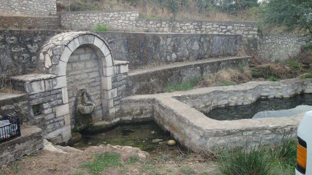 Κοπανάκι» με τα χρόνια έγινε «κρο Κοπανάκι». Ίσως από αυτή την φράση να πήρε την ονομασία το χωριό. Τρίτη και τελευταία εκδοχή προέρχεται από τις κατασκευές, δηλ.