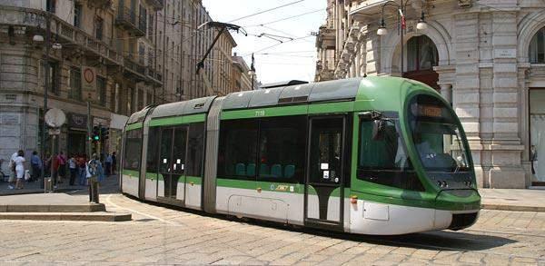 Light Rail Transit (LRT) Light Rail Transit (LRT) adalah pengangkutan transit bandar menggunakan gerabak sama seperti trem, tetapi beroperasi ditahap kapasiti yang lebih tinggi, dan selalunya