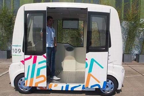 Kereta autonomi, juga dikenali sebagai kenderaan tanpa pemandu, kereta memandu sendiri dan kereta robotik adalah kenderaan autonomi yang mampu memenuhi keupayaan