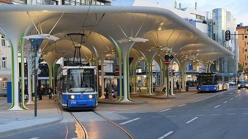 Sistem transit yang sesuai digunakan utk di kawasan ini adalah seperti bas henti-henti, kereta sewa dan para-transit.