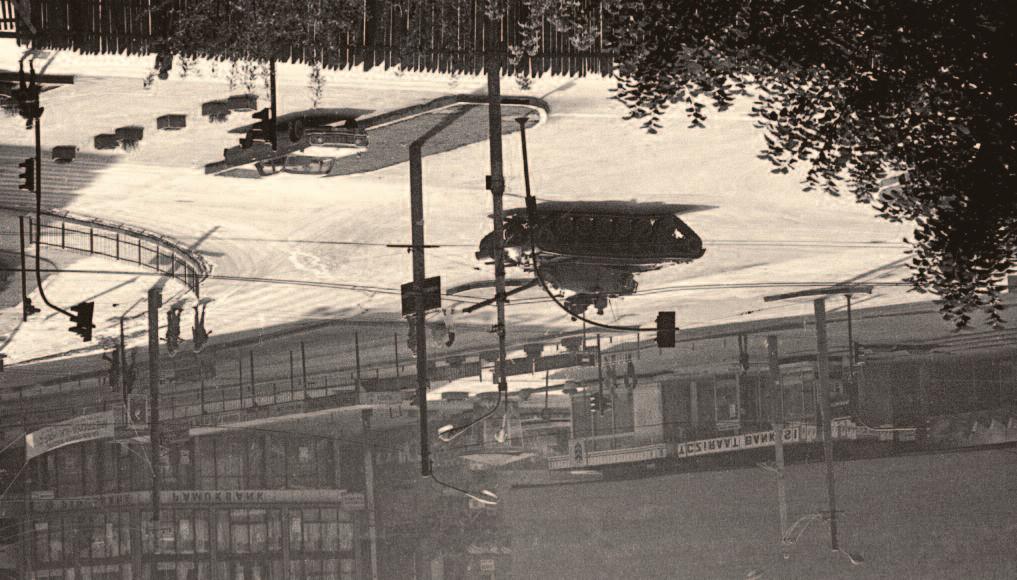 βέρνηση, η οποία αποτελούσε εργαλείο στα χέρια των στρατιωτικών.