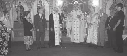 Τριαντάφυλλος, ο Νίκος Βοζώρης, ο Βασίλειος Πολυδούλης και ο Αργύρης Χάρος Την περασμένη Κυριακή 3 / 6 με μια σεμνή τελετή ολοκληρώθηκαν τα μαθήματα της φετεινής χρονιάς των Κατηχητικών Σχολείων του