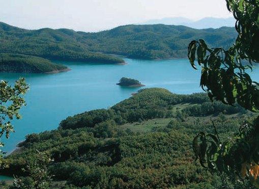 Εικόνα 21.2: Η τεχνητή λίμνη Ταυρωπού (Πλαστήρα) Βρείτε στο γεωμορφολογικό χάρτη της Ελλάδας τις παραπάνω λίμνες.