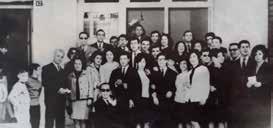 Θεσμός λοιπόν και του Φυσιολατρικού, κάθε χρόνο το καλοκαίρι να παρακολουθεί μία παράσταση στα πλαίσια του Φεστιβάλ της Επιδαύρου.