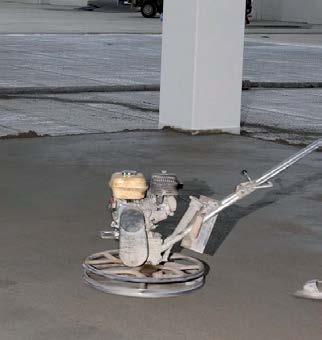 Za vr šna o bra da po vr ši ne mo že se vr ši ti ru čno (sl. 34), ro ta ci o no m maši no m i li he li ko pte ro m (sl. 35).