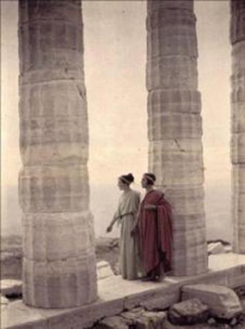 Εικόνα 8. Στο ναό του Σουνίου το 1930.