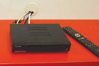 Το εν λόγω σήµα µπορεί να διοχετευτεί µέσω IP unicast ή multicast σε τηλεοράσεις, tablets, smartphones και PC που είναι συνδεδεµένα στο τοπικό δίκτυο της οικίας µας.