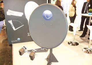 Smart Στο περίπτερο της Smart, µεταξύ άλλων είδαµε το νέο πεδιόµετρο smartmeter S30 µε DVB-S2/T2/C2, οθόνη TFT-LCD,