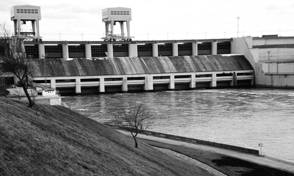 gadā ekspluatācijā nodota otrā hidroelektrostacijas kārta HES-2, kurā izvietoti 3 hidroagregāti ar kopējo jaudu 192 MW. 2.15. att. Ķeguma HES.