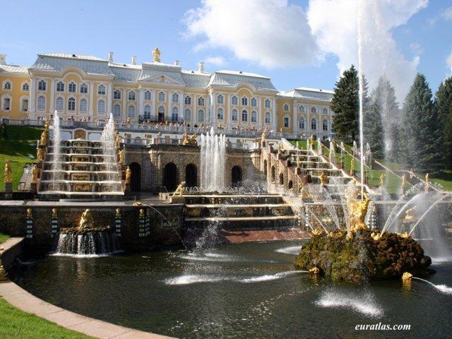 6 η μέρα Αγία Πετρούπολη Ανάκτορα Πέτερχορφ Μετά το πρωινό μας, Θα έχουμε χρόνο ελεύθερο για να επισκεφθούμε το κέντρο της Αγίας Πετρούπολης.