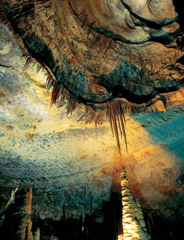 11 Jeita Grotto LEBANON Βeneath the verdant hills of Mount Lebanon lies a cave of wonders.