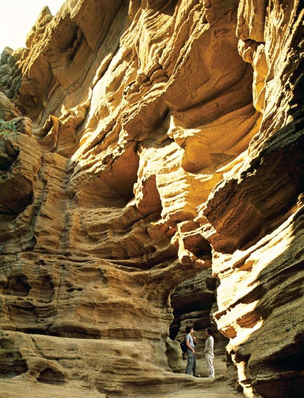 13 Jeju Island SOUTH KOREA The 1,950 metre-high Halla Mountain, with its impressive ecological national park, towers above a tropical paradise located on this volcanic island, about 130 kilometres