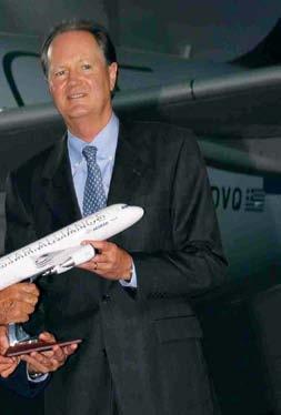 The number 28 signifies the 28th member of the alliance. Ο κ. Θεόδωρος Βασιλάκης, CEO της Aegean Airlines δέχεται τον κ.