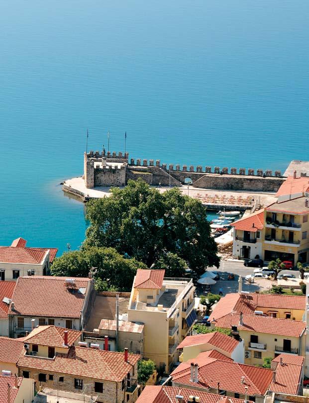The soul of this town resides in its old Venetian harbour, a place that romantically unites the mountain with the sea.