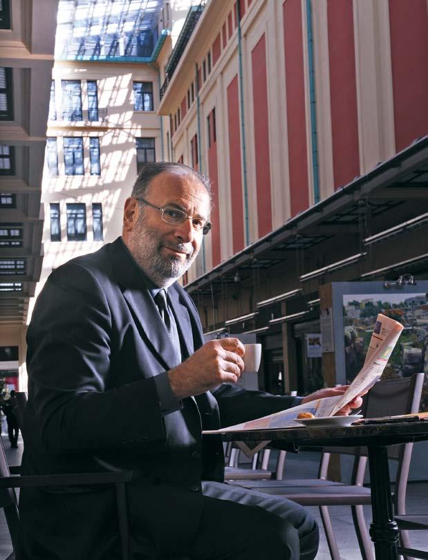George Τoubanos Γιώργος Τουμπάνος THE ARCHITECT Ο ΑΡΧΙΤΕΚΤΟΝΑΣ PORTRAIT: NIKOS TSIROS/DIGITAL STUDIO LIBERIS Where do you go with your associates when they visit Athens for business?