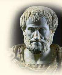 Αριστοτέλης Ο Αριστοτέλης γεννήθηκε το 384 π. Χ. και πέθανε σε ηλικία 62 ετών το 322 π. Χ. από στοµαχικό νόσηµα. Καταγόταν από τα Στάγειρα ενώ οι γονείς του ήταν ο Νικόµαχος και η Φαιστιάδα.