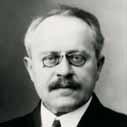Kliiniline töö ja kirjutised tegid ta neurokirurgide ringis tuntuks, eriti 1920. ja 1930. aastatel. Ludvig Puusepp sündis 3. detsembril 1875. aastal Kiievis.