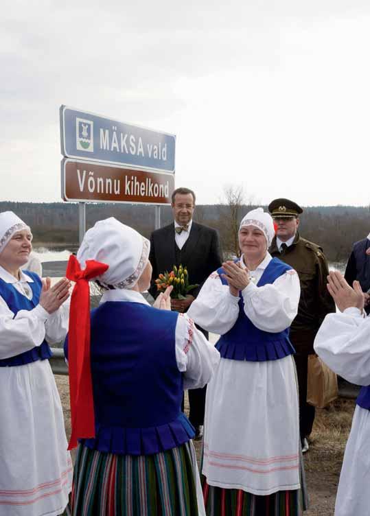 Esimesed tänapäevased kihelkonnapiiride tähised avati 14. aprillil 2009 Tartu-Räpina-Võru maanteel Luunja sillal Tartu-Maarja ja Võnnu kihelkonna piiril president Toomas Hendrik Ilvese osavõtul.