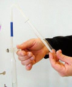 Αν ζυγίσουμε τα δύο αέρια, θα βρούμε ότι η μάζα του οξυγόνου είναι οκταπλάσια από τη μάζα του υδρογόνου.