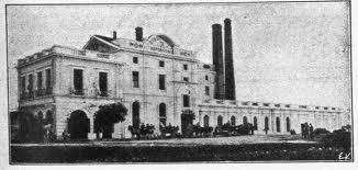 Εργοστάσιο ΦΙΞ - 1893 Το πρώτο εργοστάσιο στην οδό Συγγρού Στην Ελλάδα το πρώτο εργοστάσιο παρασκευής ζύθου ήταν αυτό του Ιωάννη Γ. Φίξ που κατασκευάστηκε το 1864, στο Κολωνάκι.