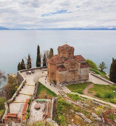 Λίμνη Οχρίδας ΒΥΖΑΝΤΙΝΗ ΟΧΡΙΔΑ κρουαζιέρα Λίμνης 1η μέρα: Αθήνα - Οχρίδα Αναχώρηση από Αθήνα,για τα σύνορα. Διατυπώσεις, οικονομικές αγορές διέλευση από τα σύνορα και άφιξη αργά το απόγευμα.