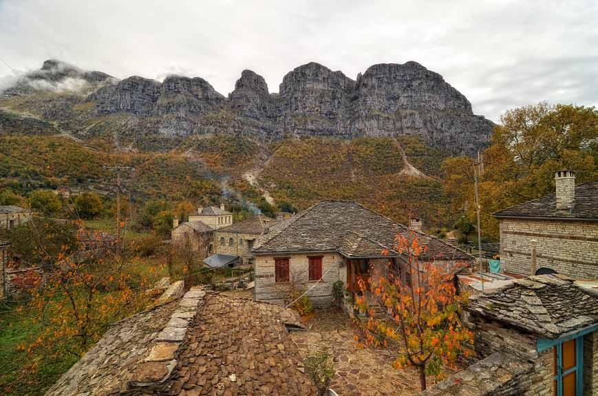 Σειρα με τα οκτω ελληνικα κερματα ευρω σε συσκευασια τριπτυχου blister ΜΕ ΘΕΜΑ: «τουρισμοσ ΗΠΕΙΡΟΣ» ΗΠΕΙΡΟΣ Η Ήπειρος καταλαμβάνει το βορειοδυτικό τμήμα της Ελλάδος.