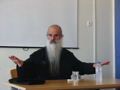 Πιταροκοίλη, βοηθάει ιδιαιτέρως, μία φοιτήτρια του