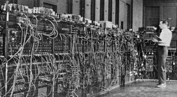 (ΚΜΕ) του προγράμματος και των δεδομένων, η οποία ρυθμίζει και την γενικότερη λειτουργία του Η/Υ, μια Κεντρική Μνήμη, όπου αποθηκεύει η ΚΜΕ τα εισαγόμενα, τα ενδιάμεσα στοιχεία και τα δημιουργούμενα