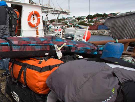 Travel Duffles PACKS & BAGS 109 THE NORTH FACE Rolling Thunder 19 / Rolling Thunder 22 Το κάθε ένα από τα μικρομεσαία Rolling Thunder είναι ένας σπουδαίος ταξιδιωτικός σάκος με εξαιρετική