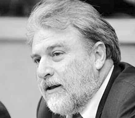 ότι μετά την απόφαση του Eurogroup ανοίγει ο δρόμος για την ένταξη των ελληνικών ομολόγων στο QE. Ο κ. Σπίρτζης μιλά για ζητήματα που άπτονται του χαρτοφυλακίου του.