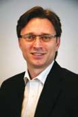 PETER ETTRUP LARSEN διεύθυνση ορχήστρας Ο Peter Ettrup Larsen σπούδασε διεύθυνση ορχήστρας µε τον γνωστό καθηγητή Jorma Panula στην Ακαδηµία Sibelius, στο Ελσίνκι της Φιλανδίας (1993).
