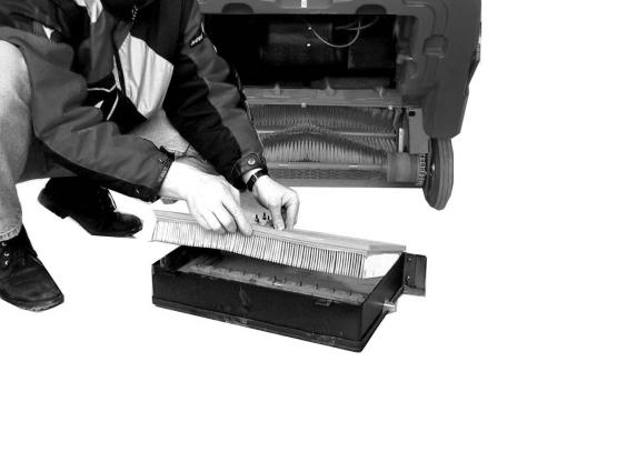 Βιδώστε τη νέα μόνωση και μην τη σφίξετε ακόμα.