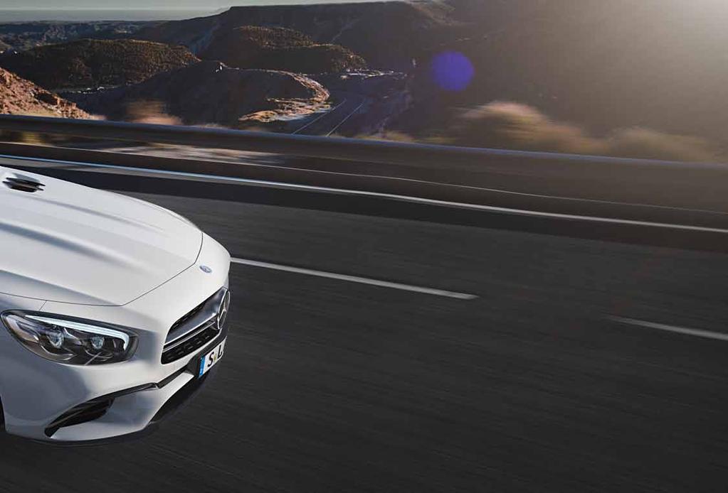 59 Δύναμη και έλεγχος. Στους ανοικτούς δρόμους, η Mercedes-AMG SL 63 δείχνει ποιο είναι το δυνατό της σημείο: οι καταιγιστικές εμπειρίες.