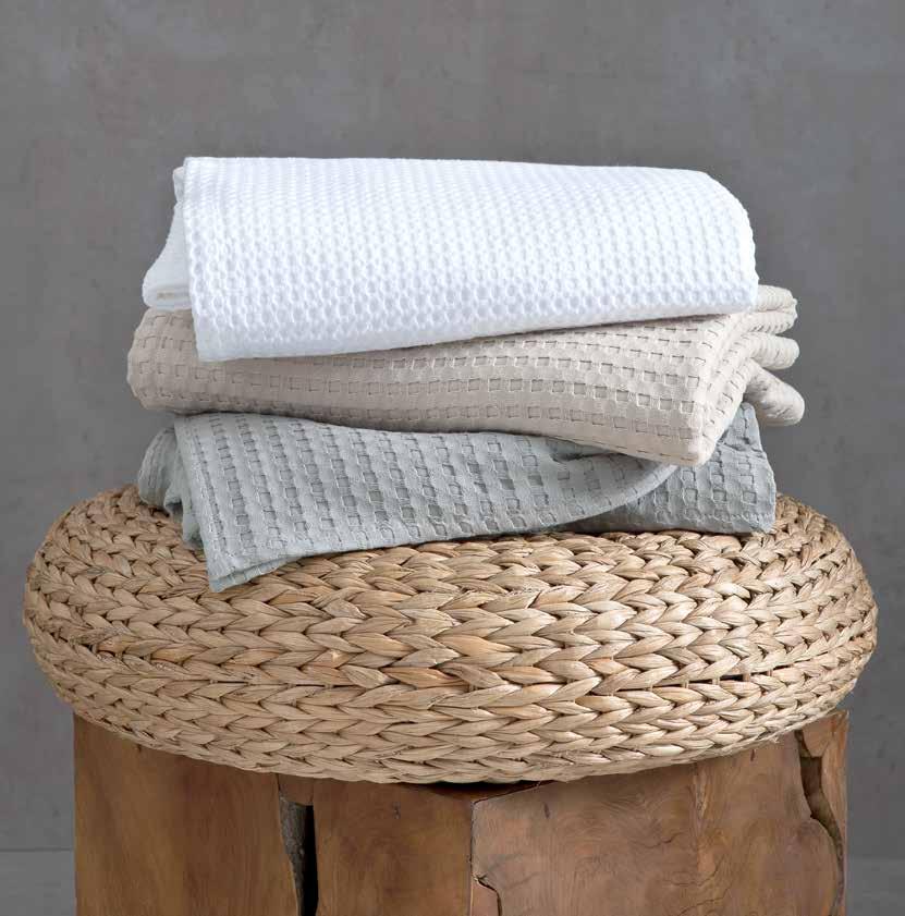 Blanket 100% Cotton, piquet weaving 300 gsm.