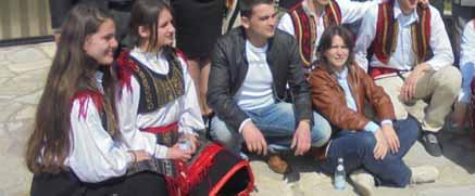 Se dy, e paraqitur në Një projekt madhështor që ishte zbatuar rёndёsishme, por e shohim të ras t të formën e surprizës, por e përga tur me për kthyer ato kulla legjendare dhe ato citoj dy prej tyre: