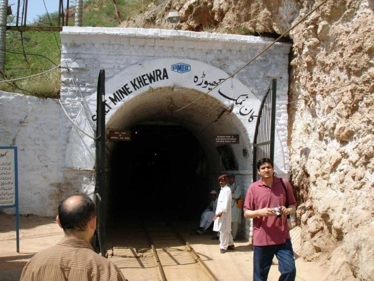 1.2.1 Αλάτι Ιμαλαΐων Το ροζ αλάτι Ιμαλαΐων του εμπορίου προέρχεται από το ορυχείο της περιοχής Khewra του Πακιστάν, γνωστό και ως ορυχείο Mayo.