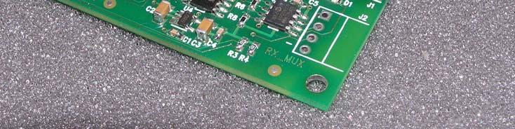 ιαθέτει δύο εισόδους (Input A και Input B) στις οποίες µπορούν να συνδεθούν πηγές σηµάτων όπως δέκτες τηλεκατεύθυνσης, αυτόµατοι πιλότοι, µικροελεγκτές κ.λ.π. Τα RC σέρβο του ελικοπτέρου συνδέονται στη µοναδική έξοδο (Output).