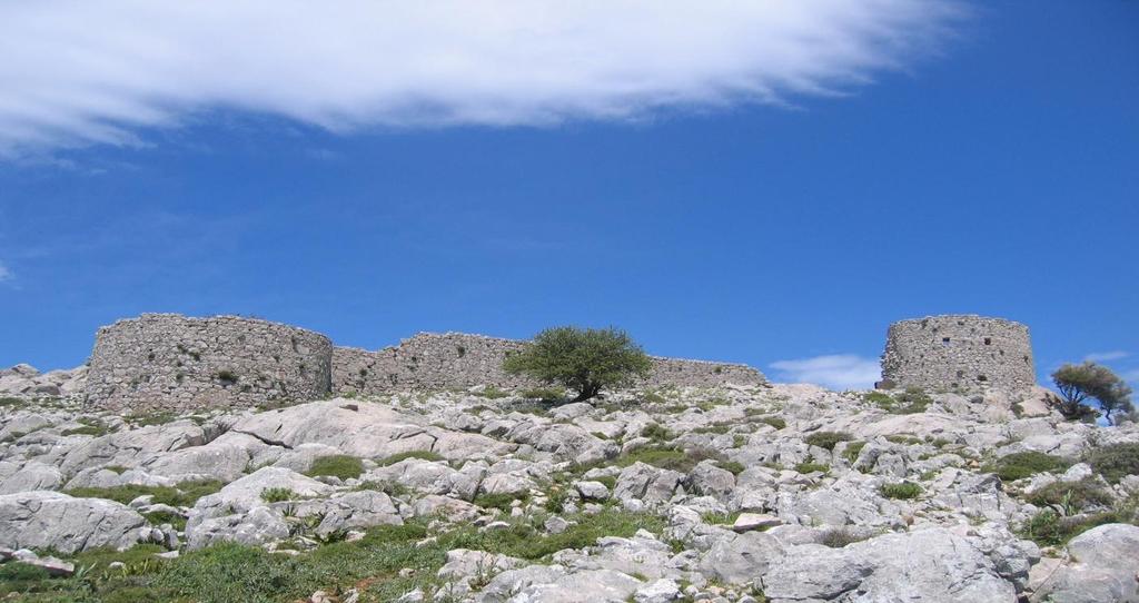 δυνατές γριές όπως και πολλά τοπωνύμια. 7. Θεόκτιστα και Χωριατόστρατα (Φωτ. 6.
