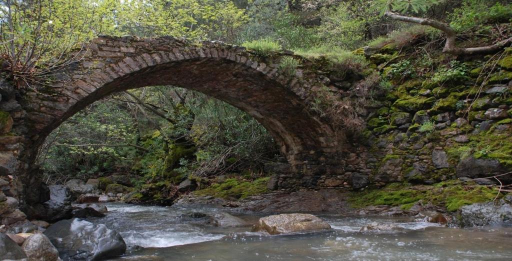 «Τα μαντροκαθισιά του Γέρο - Μοραγλή») 18.
