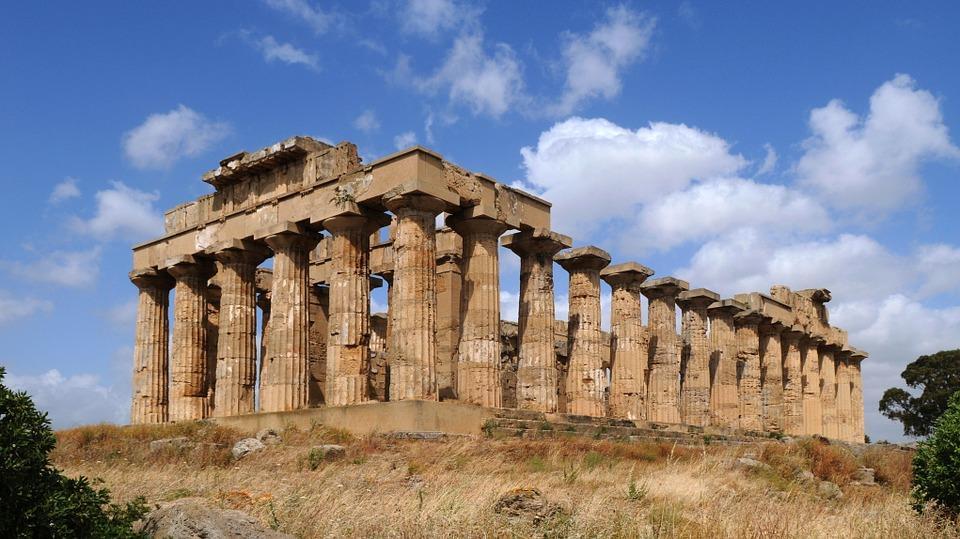 3η ΗΜΕΡΑ: ΣΥΡΑΚΟΥΣΕΣ ΠΙΑΤΣΑ ΑΡΜΕΡΙΝΑ - ΑΚΡΑΓΑΝΤΑΣ (ΑΓΚΡΙΤΖΕΝΤΟ, ΟΔΙΚΗ ΔΙΑΔΡΟΜΗ - ΞΕΝΑΓΗΣΕΙΣ) Νωρίς το πρωί αφήνουμε τις Συρακούσες με προορισμό τον Ακράγαντα, μία από τις επιφανέστερες πόλεις της