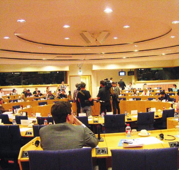 ΑΛΗΘΕΙΑ ΣΑΒΒΑΤΟ 21 ΙΟΥΛΙΟΥ 2012 ΟΙΚΟΝΟΜΙΑ 53 Εγκρίθηκε η βοήθεια προς τις ισπανικές τράπεζες Νέο ρεκόρ για τις αποδόσεις των 10ετών ομολόγων T ο Μνημόνιο Συνεργασίας (MoU) με την Ισπανία, το οποίο θα