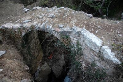 Οι κανόνες της Damone χρονολογούνται