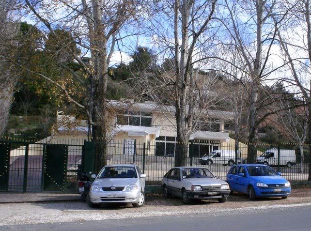 Περίφραξη και parking