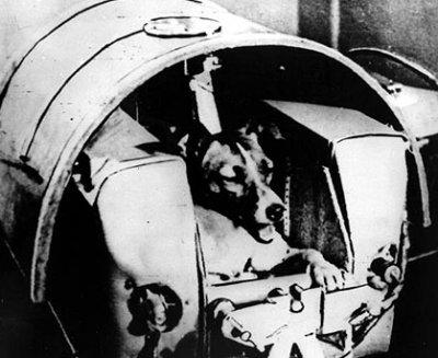 Astrometrija Meritve Zemeljski teleskopi - problem vpliva atmosfere. σ 0.5 v odličnih pogojih in σ 1.5 v realnih pogojih. Npr.