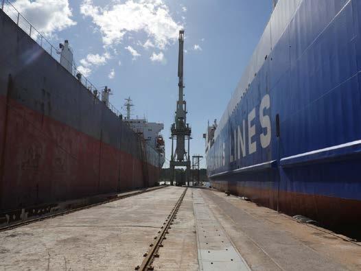 Στα Αμπελάκια Σαλαμίνας στο ναυπηγείο όπου βρίσκεται το MV Nikolaos A, της χιώτικης εταιρείας Blue Planet, υποδέχτηκε τους σπουδαστές ο Captain Γεώργιος Τσουρής, πρώην καθηγητής του BCA.