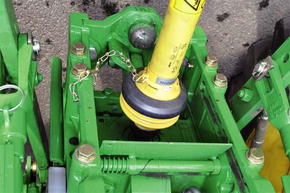 43 /BA/Inbetriebnahme/Schwader/Anbau Gelenkwelle/Anbau Gelenkwelle Bild SW 700#_800# @ 134\mod_1350458386270_85.docx @ 1186265 @ @ 1 Pos: 27.