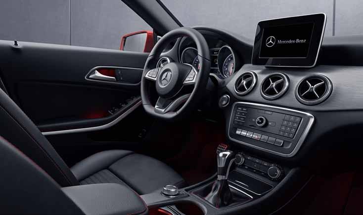 52 Για street performance: η AMG Line. Με την AMG Line το εσωτερικό αποπνέει περισσότερο σπορ χαρακτήρα. Εξωτερικά, το AMG Styling ενισχύει τη δυναμική εμφάνιση της CLA.