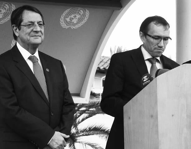που βγαίνει με τον Μαξ Κάρβερ.