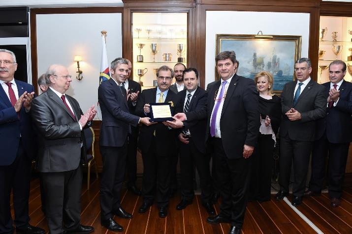 Ανδρέα Ποταμιάνο που πέραν άλλων συνεχίζει να μας παρέχει δωρεάν στέγη τα τελευταία χρόνια.