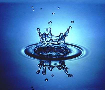 Statika tekočin Če tekočina miruje, so vse sile, ki delujejo na tekočino v ravnotežju.